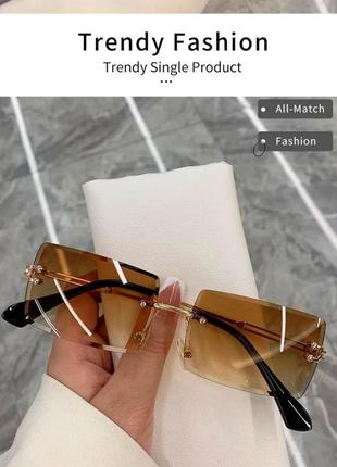 Женские солнцезащитные прямоугольные очки uv400 без бренду коричневые