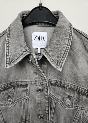 Серая джинсовая куртка zara8 фото