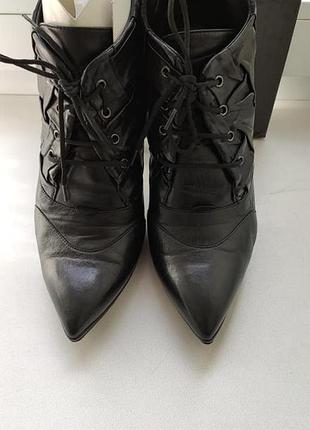 Шикарные ботильоны на шнуровке mary cloud