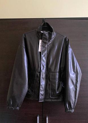 Крутий шоколадний жакет куртка з ефектом лакованої шкіри