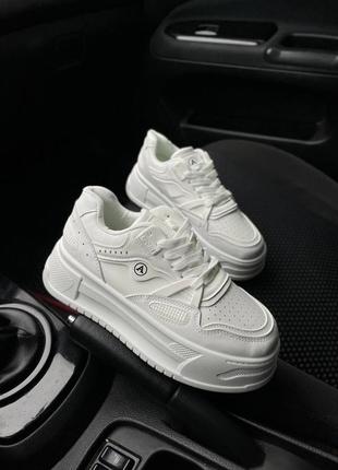 Жіночі кросівки кеди на високій підошві платформі з екошкіри найк