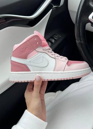 Женские кроссовки jordan retro 1 high люкс качество10 фото