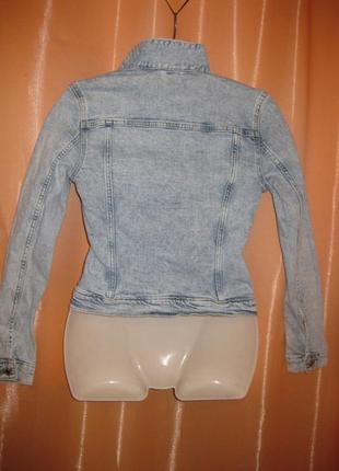 Модная джинсовая куртка светлая джинсовка варенка h&m & denim длинный рукав маленький размер 34eu9 фото