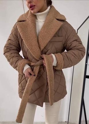 Куртка жіноча стьобана базова нарядна з поясом без капюшону приталена весняна демісезонна на весну чорна бежева коричнева біла батал10 фото