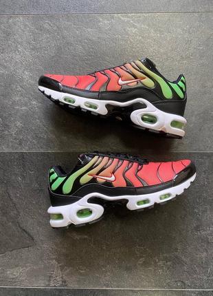 Мужские кроссовки nike air max plus gs green strike flash crimson#найк8 фото