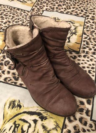 Жін. сапожечки р. 39 зсередини шерсть 100%