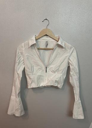 Белая блузка бренда fb sister