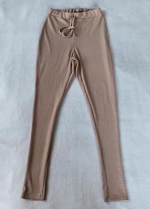 Штани у рубчик prettylittlething