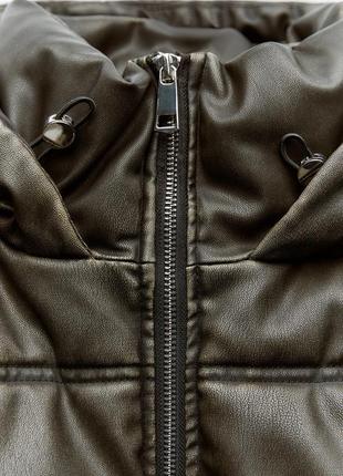 Кожаная укороченная куртка пуховик с потертым эффектом6 фото