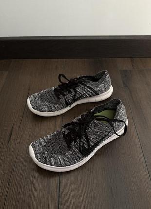 Беговые кроссовки nike