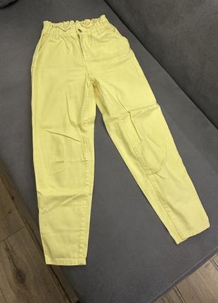 Желтые джинсы