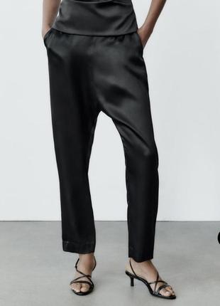 Очень стильные черные атласные брюки zara 🖤2 фото