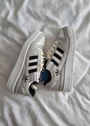 Женские кроссовки /adidas