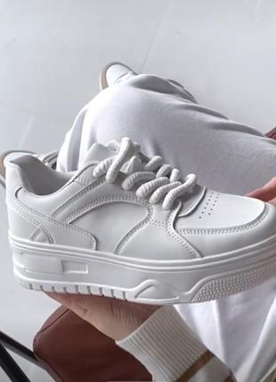 Кроссовки женские белые и черные 36-41 р. эко кожа демиссизон