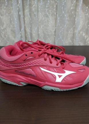 Кросівки жіночі mizuno lightning star z4