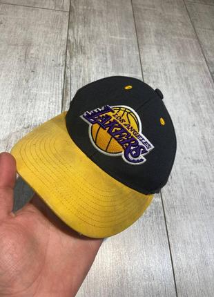 Редкая кепка adidas lakers