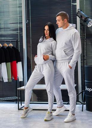 Качественный весенний костюм белый