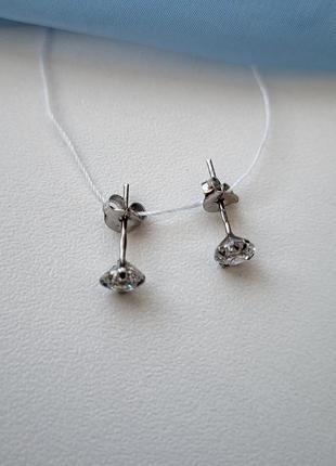 Серебряные сережки  гвоздики пусеты с белым камнем 5 мм серебро 925 пробы с1ф/606 0.70г2 фото