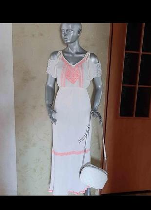 Платье с вышивкой и кружевом р.л-хл