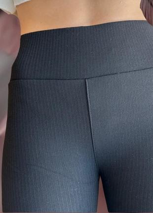 Жіночі теплі лосини на хутрі легінси в рубчик утеплені з високою посадкою чорний колір розмір 46-481 фото
