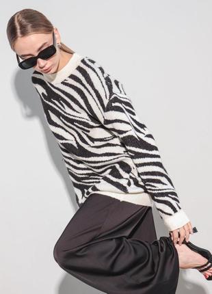 Объемный вязаный плюшевый свитер оверсайз f&f с принтом зебра8 фото