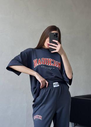 Женский трендовый яркий костюм оверсайз футболка джоггеры