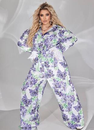 Костюм с перьями