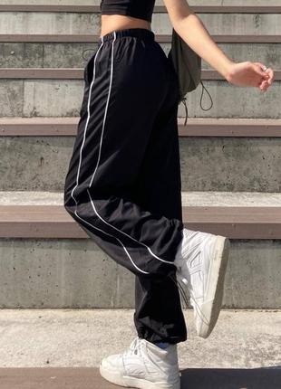 Трендовые стильные спортивные штаны карго7 фото