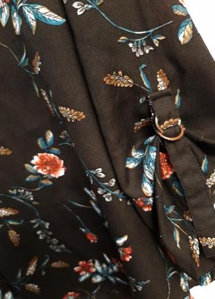 Блуза коричнева вільна  легка з квітами р 38-427 фото