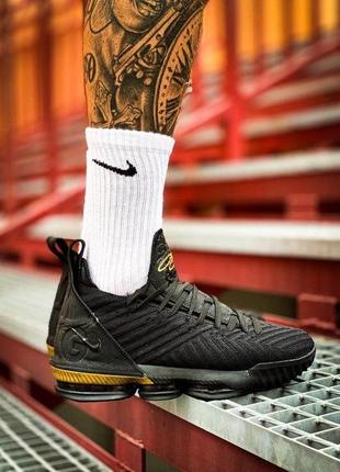 Мужские кроссовки nike lebron 16 “i’m king” black/metallic gold2 фото