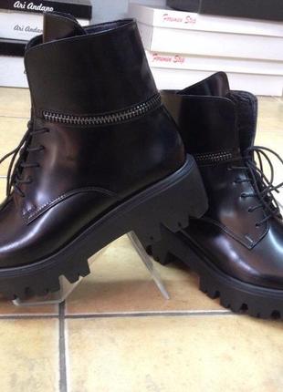 Осенние черные ботинки на шнурках3 фото