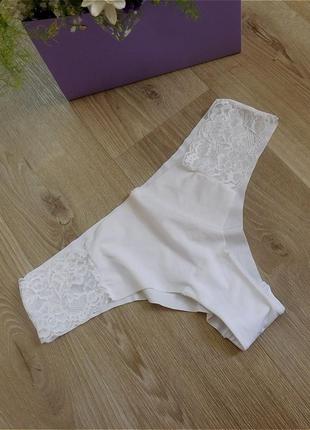 Трусики с кружевом  белоснежные , бесшовные
