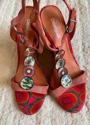 Брендові яскраві замшеві босоніжки desigual, оригінал, іспанія, р-р 37