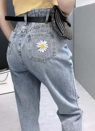 Круті джинси мом з вишивкою4 фото