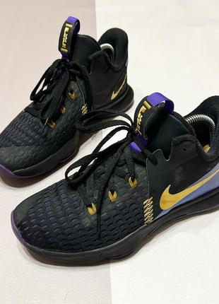 Кроссовки nike lebron оригинал 42.5 размер3 фото