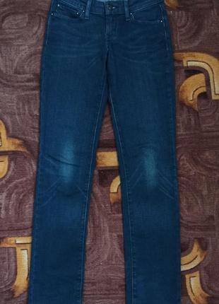 Стрейчеві джинси завужені