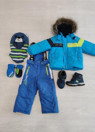 Зимовий комплект: куртка, комбінезон, черевики, шапка, краги.2 фото