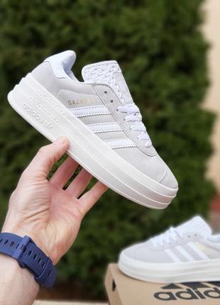 Женские замшевые кроссовки adidas gazelle bold white grey кеды адидас газели болд на платформе