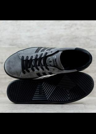 Мужские кеды с логотипом adidas натуральная замша серого цвета5 фото