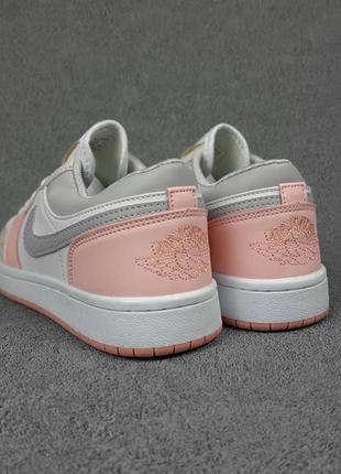 Женские кроссовки nike air jordan 1 low низкие белые с серым с пудрой скидка sale &lt;unk&gt; smb5 фото