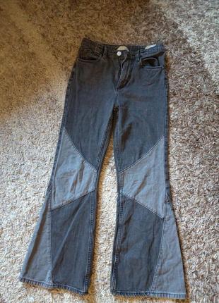 Актуальні модні та стильні джинси кльош