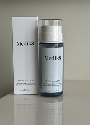 Press&clear medik8, прес енд клір — відлущувальний вна-тонік з 2% інкапсульованою саліциловою кислотою