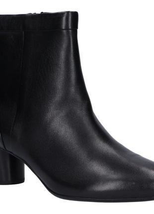 Женские черные кожаные сапоги с молнией по щиколотку и ботильоны clarks размер 385 фото