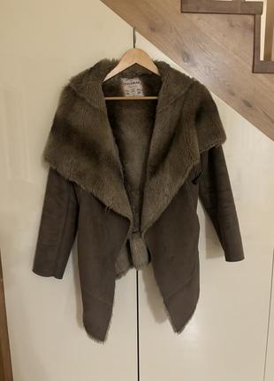 Дубленка искусственная от pull & bear