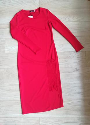 Класична червона сукня нижче коліна3 фото