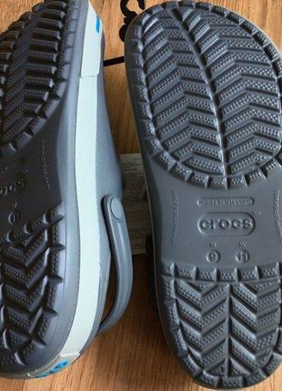 Крокс крокбэнд клог серые crocs crocband ii clog charcoal/light grey10 фото