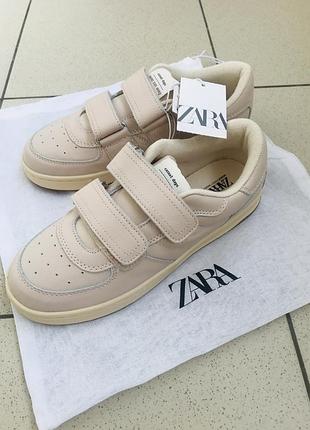 Стильні шкіряні снікерси кросівки zara