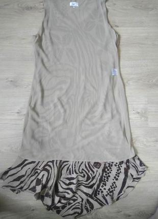 Летнее бежево-коричневое платье миди klass с ассиметричными воланами/абстрактный принт/xxl4 фото