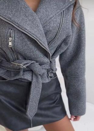 Женская демисезонная трендовая кашемировая куртка косуха с подкладкой3 фото