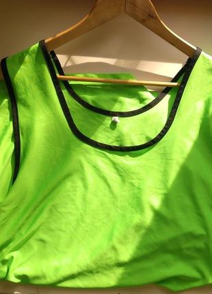 Салатовая ярко-зеленая неоновая майка xl, широкая. спортивная беговая велосипедная мужская для парня